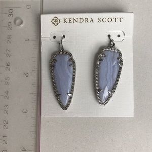 KENDRA SCOTT Sky Arrowhead Earrings: Light Purple